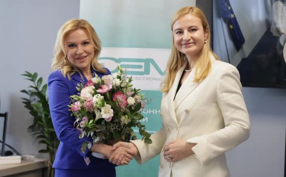 На 23.04.2026 Габриела Наплатанова пое поста на председател на СЕМ от Симона Велева