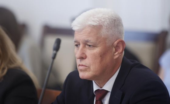 Министърът на отбраната Димитър Стоянов 