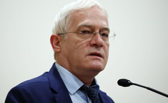 Зам.-министърът на здравеопазването проф. Петко Салчев подаде оставка