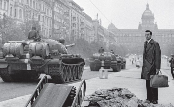 Чехия и Словакия помнят 21 август 1968 г. – деня, в който танковете смазаха Пражката пролет