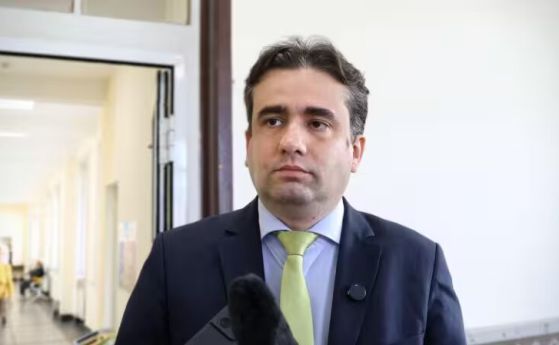 Божанов: Пеевски може да се е престорил на умряла лисица, но още си има прокуратура