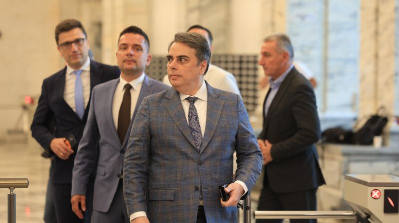 Депутати от Продължаваме промяната