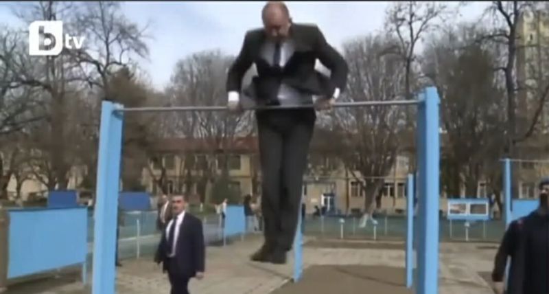 Радев на лоста