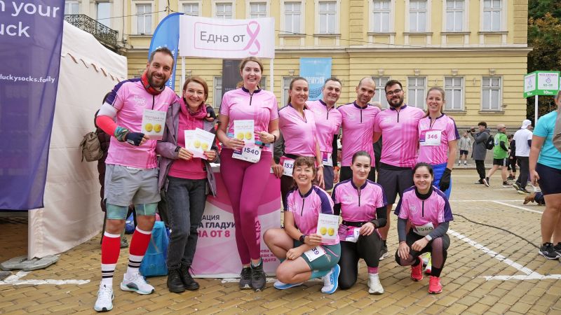 108 бегачи с една кауза: Фондация ''Една от 8'' се включва в Софийския маратон със собствен отбор