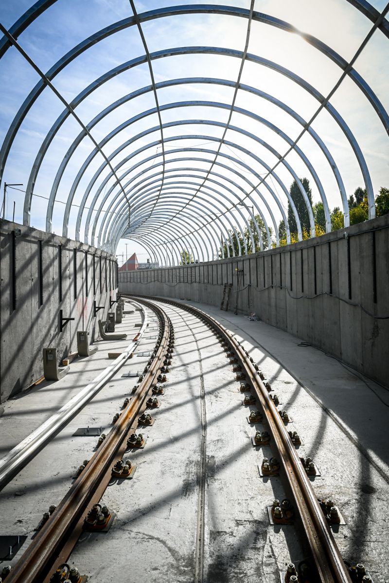 Новата метростанция в Обеля е готова на 90%