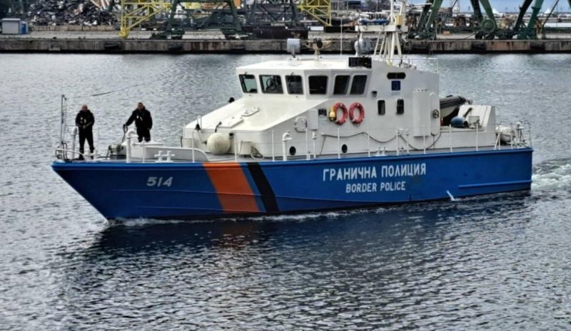 Екипажи на Гранична полиция провеждат сложни спасителни операции
