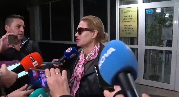  Соня Колтуклиева застана пред медиите след като даде показания.