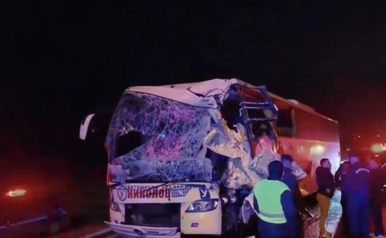 Автобус с български туристи се блъсна в Турция, 10 души са ранени