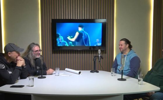 Полиция ги би, министър ги забрани, отказаха да пеят на президента. Историята на Хиподил, разказана от самите тях