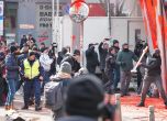 Напрежение и пострадали на протеста на ''Възраждане'', опитали се да подпалят вратата на Дома на Европа (снимки) slid