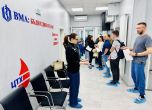 Огромни опашки от желаещи да дарят кръв за пострадалите в Кочани, пренасочват ги към ВМА slid