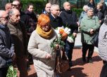 Близки и приятели изпратиха големия актьор Васил Банов (СНИМКИ) slid
