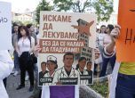 ''Ако няма промяна, изходът е в чужбина''. Втора вълна протести на млади лекари и медицински студенти (снимки) slid