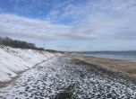Зимата дойде официално на плажа в Бургас (Галерия) slid
