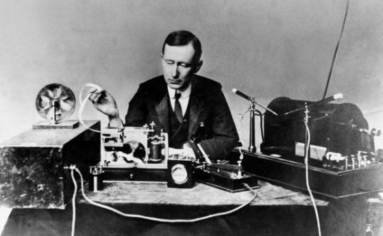 Резултат с изображение за „първата УКВ радиостанция.“