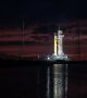 Лунната ракета "Артемис I" напуска стартовата площадка преди урагана Иън