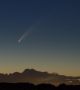 Хората, които ставаха преди изгрев досега, биха могли да видят най-доброто представяне на комета за наблюдатели от Северното полукълбо от появата на кометата Хейл-Боп през 1997 г. Всъщност NEOWISE (по каталог C/2020 F3) категорично сложи край на липсата на зрелищни комети от почти четвърт век.

Сега тя може да се наблюдава и вечер.

Досега кометата бе достъпна за наблюдение само за хората, които се събуждат в зори и сканират небето близо до североизточния хоризонт. Те ще виждат, че кометата се издига първо с опашката си, последвана от светлата й глава или кома, блестяща толкова ярко като звезда от първа величина. Досега кометата трябваше да се конкурира с ниската височина, яркото зазоряванеи светлината на почти пълнолунието. Бяхме възпрепятствани да наблюдаваме NEOWISE поради тези фактори и заради лошото време. Но нещата ще стават все по-добри за наблюдателите на небето в следващите дни.

Най-доброто тепърва предстои! А социалните медии вече са заляти със снимки на кометата  