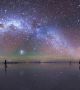 Най-обширното солено поле в света е в Боливия, от където е тази зашеметяваща снимка, показваща Млечния път, който искри над отразяващата повърхност.  Снимка: International Earth&Sky Photo Contest
